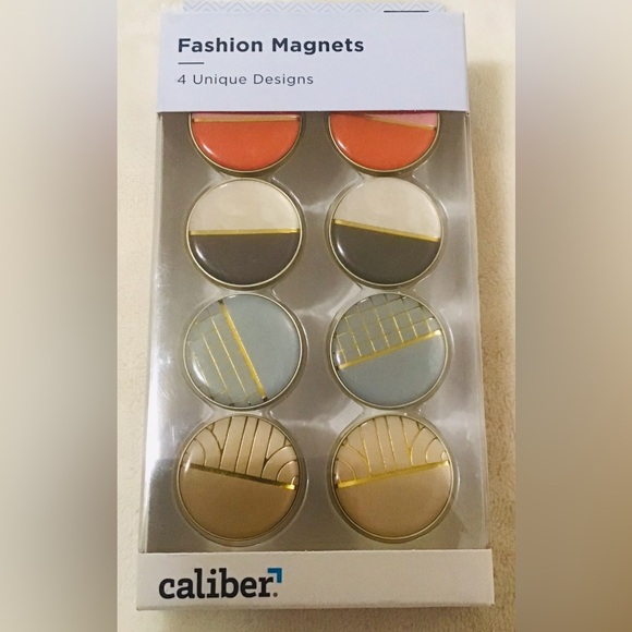 Fashion Magnets 4 Unique Designs - Picture 1 of 2